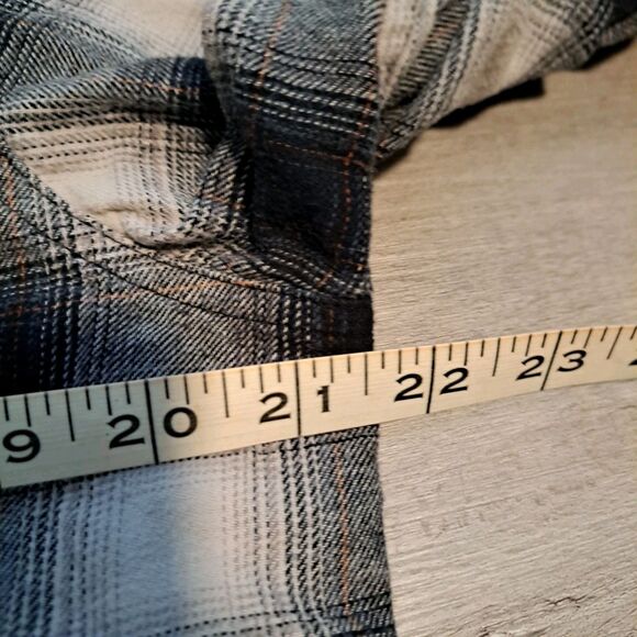 Columbia Plaid Flannel Shirt Mens L Regular Fit Button Up Outdoor Classic Black - Picture 8 of 9